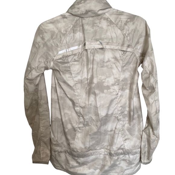 LULULEMON Miss Misty Jacket II, 2, White and Gray - Picture 13 of 16